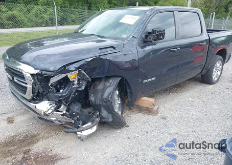 2021 Ram 1500 Big Horn 4X4 5'7 Box из США, поврежденный, VIN 1C6SRFFT1MN647851